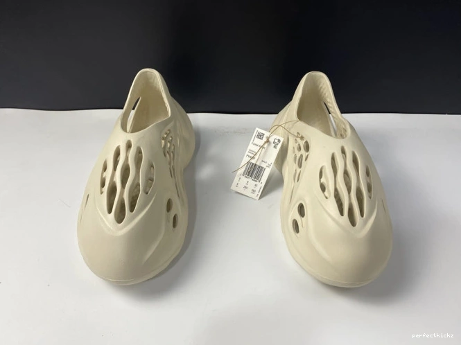 Sand FY4567 Yeezy Adidas Foam RNNR 0806